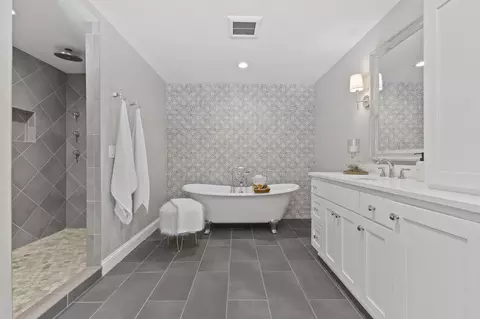 Bath - 8100 Oakmere Rd, Bloomington, MN 55438 photo 1 of 8