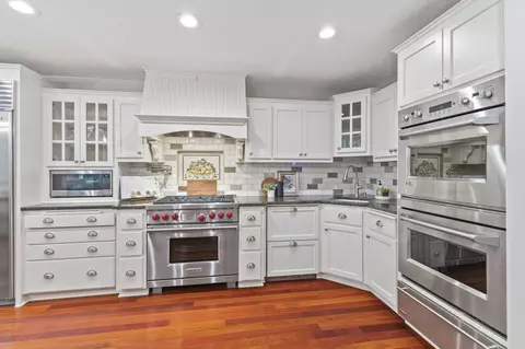 Kitchen - 8100 Oakmere Rd, Bloomington, MN 55438 photo 1 of 7