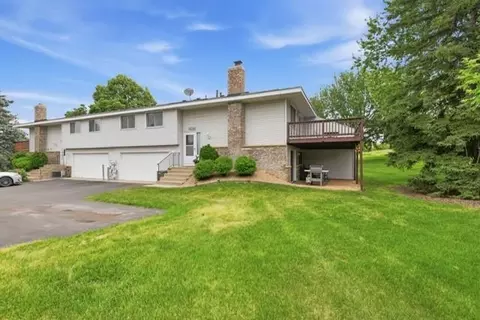 1411 Oak Leaf Ln, Burnsville, MN 55337