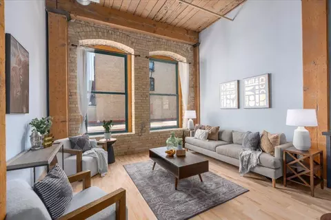 210 N 2nd St #206, Minneapolis, MN 55401