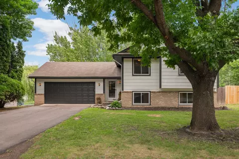 8900 Rosewood Ln N, Maple Grove, MN 55369