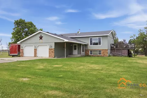 3513 41st Ave S, Fargo, ND 58104