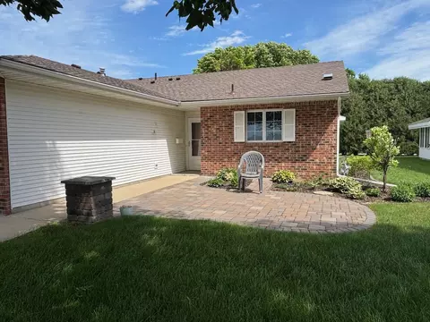 806 28th Ave SW, Willmar, MN 56201