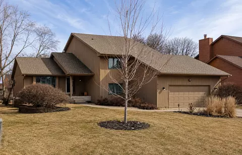 2100 Edinbrook Ct, Brooklyn Park, MN 55443