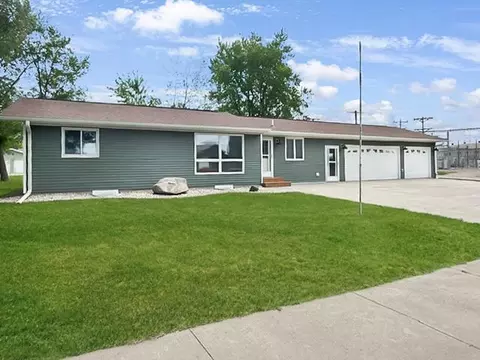 Exterior - 311 S Park St, Hendricks, MN 56136 photo 1 of 2