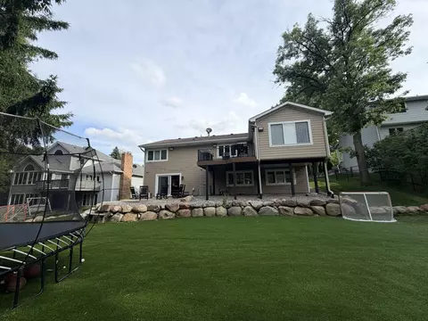 3042 12th St NW, New Brighton, MN 55112