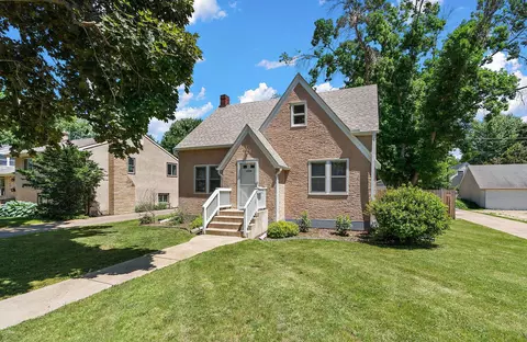 1746 Holton St, Falcon Heights, MN 55113
