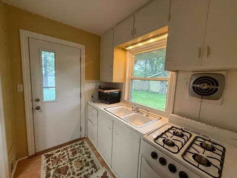 Kitchen - 16223 Oster Point Rd, Cold Spring, MN 56320 photo 3 of 3