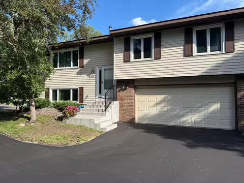 13941 Herald Ct, Apple Valley, MN 55124