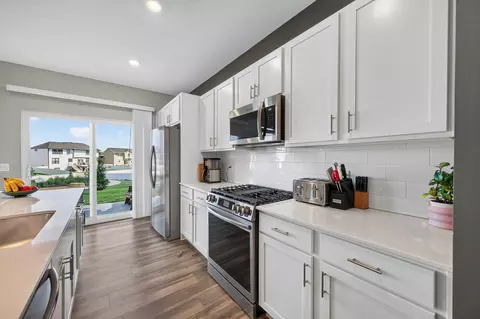 Kitchen - 1671 144th St E, Rosemount, MN 55068 photo 3 of 5