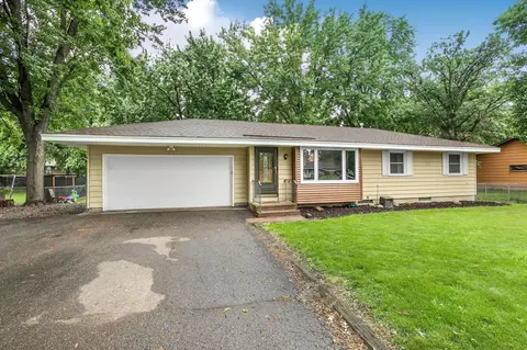 10136 Dogwood St NW, Coon Rapids, MN 55448
