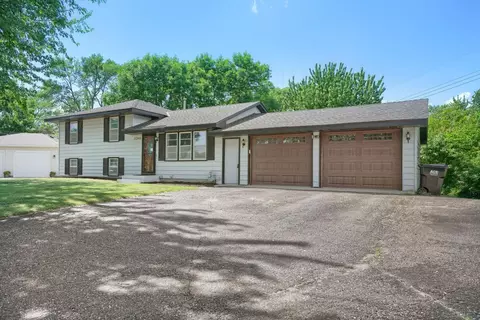 11340 Gladiola St NW, Coon Rapids, MN 55433