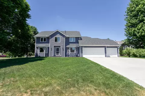 247 Pendryn Hill Cir, Woodbury, MN 55125