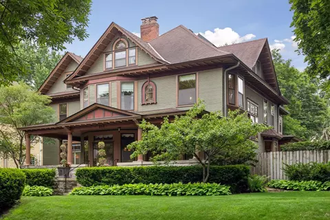 818 Goodrich Ave, Saint Paul, MN 55105