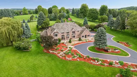 75 Apple Orchard Rd, White Bear Lake, MN 55110