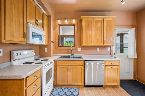 Kitchen - 516 7th Ave N, Saint Cloud, MN 56303 photo 1 of 5