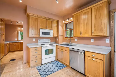 Kitchen - 516 7th Ave N, Saint Cloud, MN 56303 photo 4 of 5