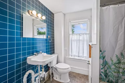 Bath - 516 7th Ave N, Saint Cloud, MN 56303 photo 2 of 3
