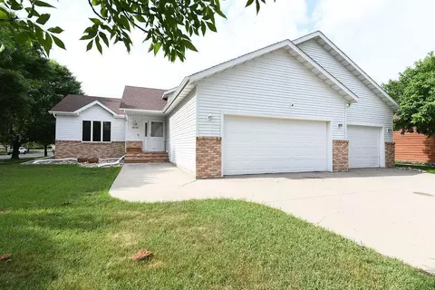 1519 Maple Ln, West Fargo, ND 58078