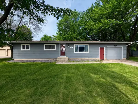 18 20th Ave NW, Faribault, MN 55021