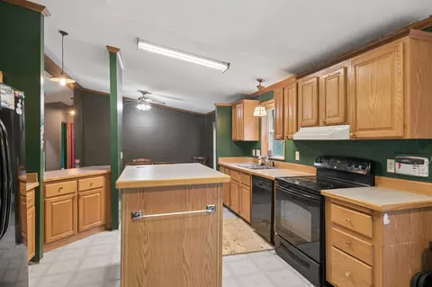 Kitchen - 5378 125th St, Milaca, MN 56353 photo 1 of 2