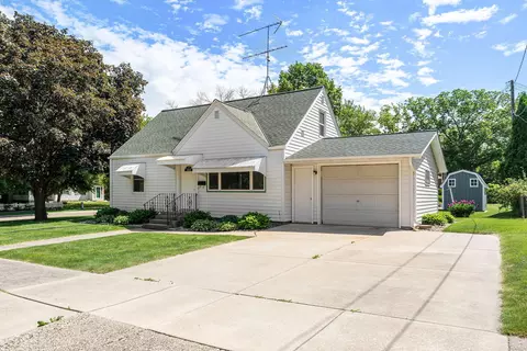 227 5th Ave NE, Faribault, MN 55021