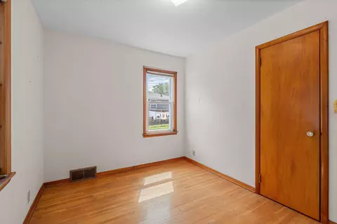 Bedroom - 227 5th Ave NE, Faribault, MN 55021 photo 3 of 5