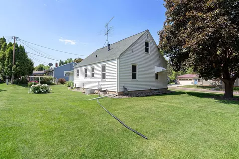Exterior - 227 5th Ave NE, Faribault, MN 55021 photo 6 of 6