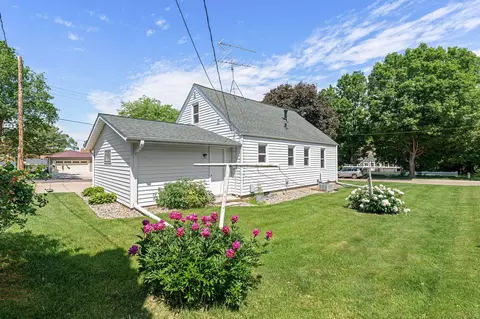 Exterior - 227 5th Ave NE, Faribault, MN 55021 photo 3 of 6