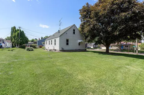 Exterior - 227 5th Ave NE, Faribault, MN 55021 photo 5 of 6