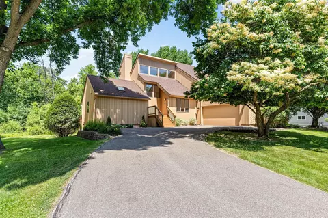 15604 White Pine Dr, Wayzata, MN 55391
