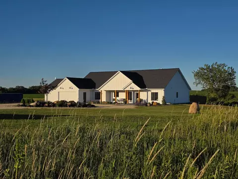 10319 30 Hwy SW, Hayfield, MN 55940