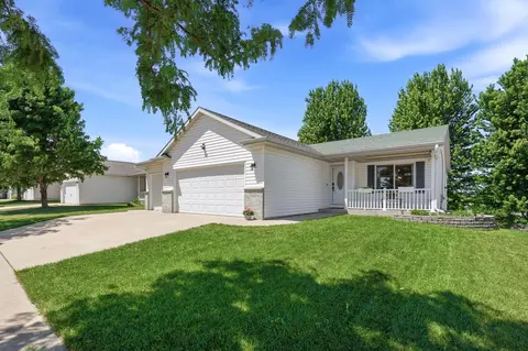5217 King Arthur Dr NW, Rochester, MN 55901