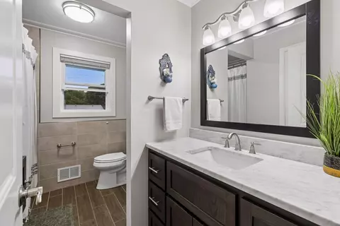 Bath - 7616 113 12 Ave N, Champlin, MN 55316 photo 2 of 3
