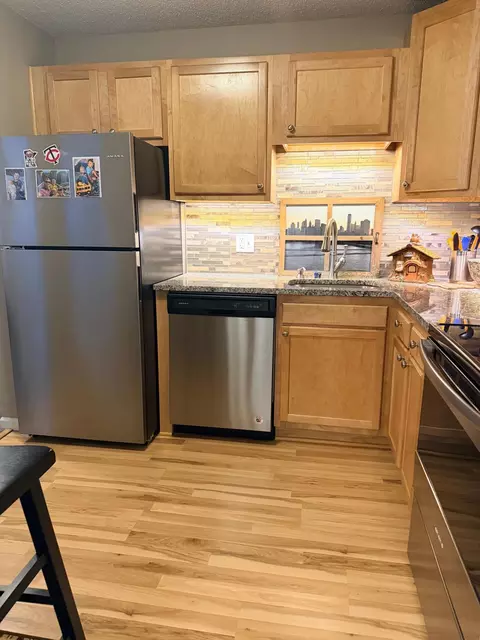 Kitchen - 3155 Coachman Rd #465, Eagan, MN 55121 photo 3 of 3