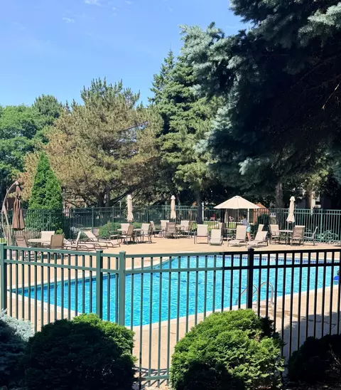 Exterior - 3155 Coachman Rd #465, Eagan, MN 55121 photo 5 of 6