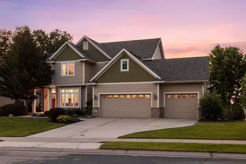 8595 Moraine Dr, Shakopee, MN 55379
