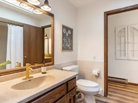 Bath - 5863 Foley Rd, Baxter, MN 56425 photo 1 of 3