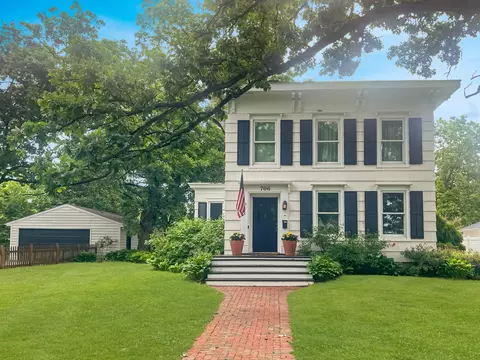 706 6th St, Hudson, WI 54016