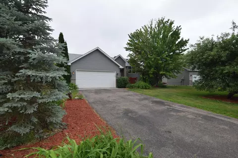 5756 Woodbridge Dr, Savage, MN 55378