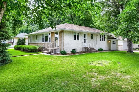 558 113th Ln NW, Coon Rapids, MN 55448