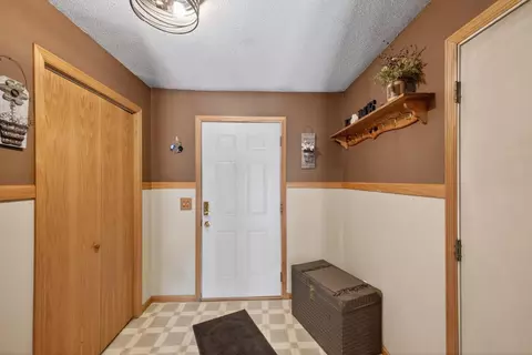 811 Broadway Ave, Wabasha, MN 55981