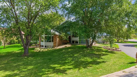 1728 Trail Rd, Mendota Heights, MN 55118