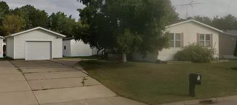 708 1st St E, Milaca, MN 56353