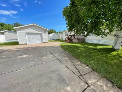 Exterior - 708 1st St E, Milaca, MN 56353 photo 4 of 8