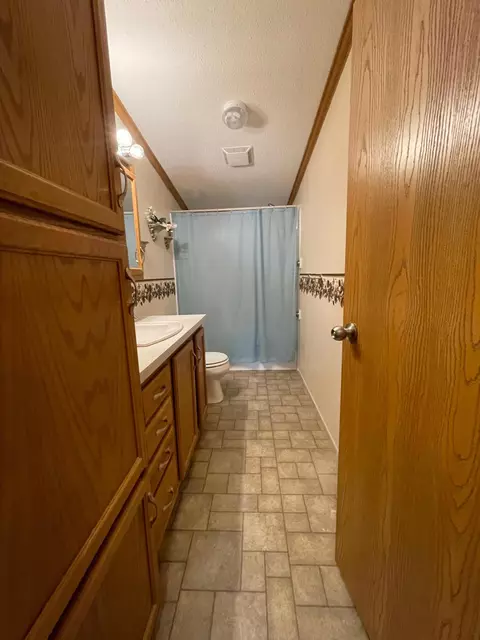 Bath - 708 1st St E, Milaca, MN 56353 photo 1 of 3