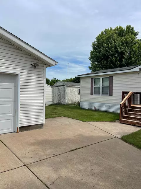 Exterior - 708 1st St E, Milaca, MN 56353 photo 7 of 8