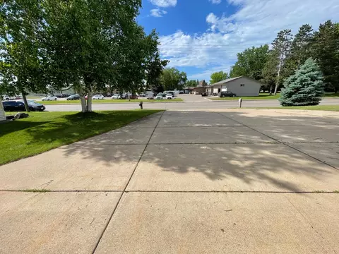 Exterior - 708 1st St E, Milaca, MN 56353 photo 5 of 8