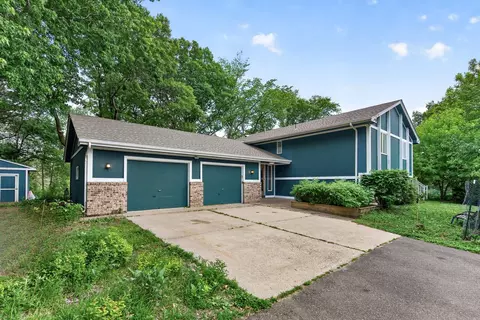 23045 Plateau Dr, Lakeville, MN 55044