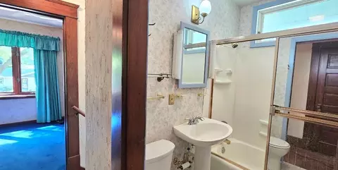 Bath - 205 E 6th St, Morris, MN 56267 photo 1 of 1